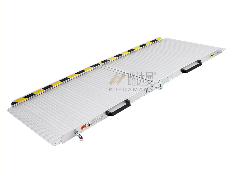 Up and down folding wheelchair ramp MR1005