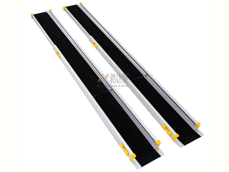 Double track two sections telescopic ramp MR207